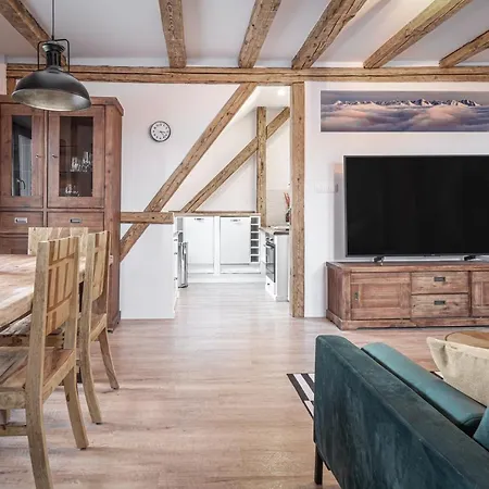 Luxurious In The Heart Of Appartamento Poprad