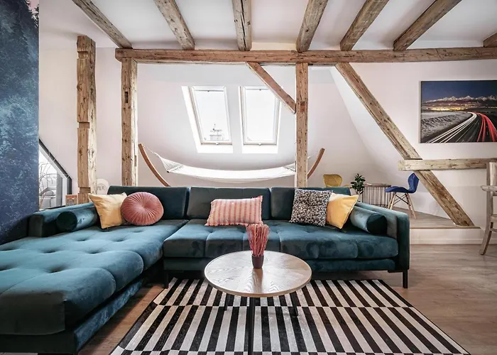 Luxurious In The Heart Of Apartment *